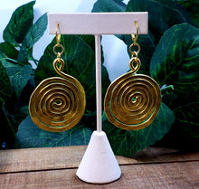 Load image into Gallery viewer, Spiral Dangles - Light Gold