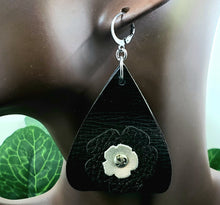 Load image into Gallery viewer, 3D Sculpted Leather Earrings w/ Flowers - Black