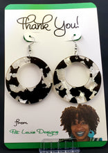 Load image into Gallery viewer, Round Hoop Earrings