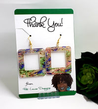 Load image into Gallery viewer, Rounded Square Hoop Earrings