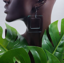 Load image into Gallery viewer, Rounded Square Hoop Earrings