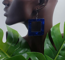 Load image into Gallery viewer, Rounded Square Hoop Earrings