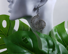 Load image into Gallery viewer, The SWIRL Earrings
