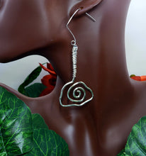 Load image into Gallery viewer, The Silver Rose Wire Earrings