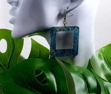 Load image into Gallery viewer, Rounded Square Hoop Earrings
