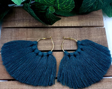 Load image into Gallery viewer, Fan Me! (Macrame) Earrings
