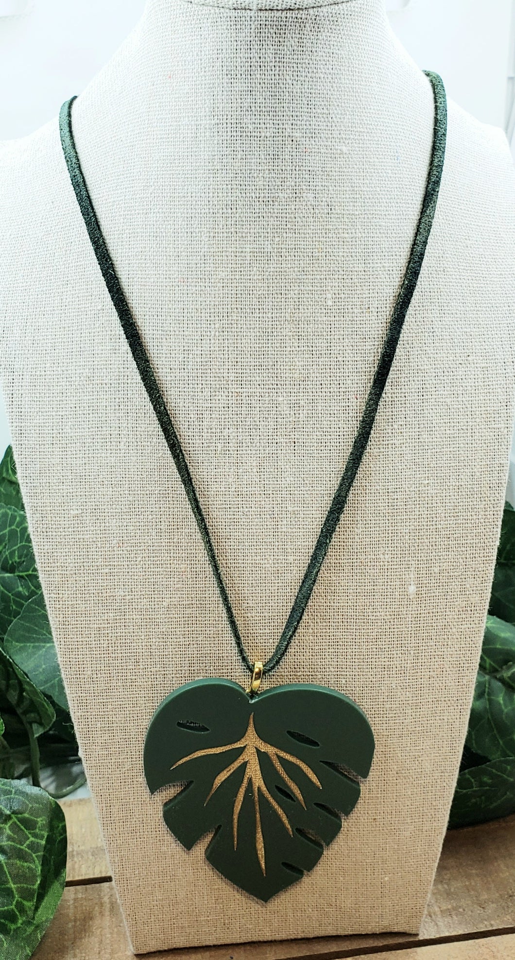 Monstera Leaf Necklace (1 piece) - Women