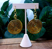 Load image into Gallery viewer, Spiral Dangles - Light Gold

