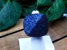 Load image into Gallery viewer, Groovy Denim Print Ring
