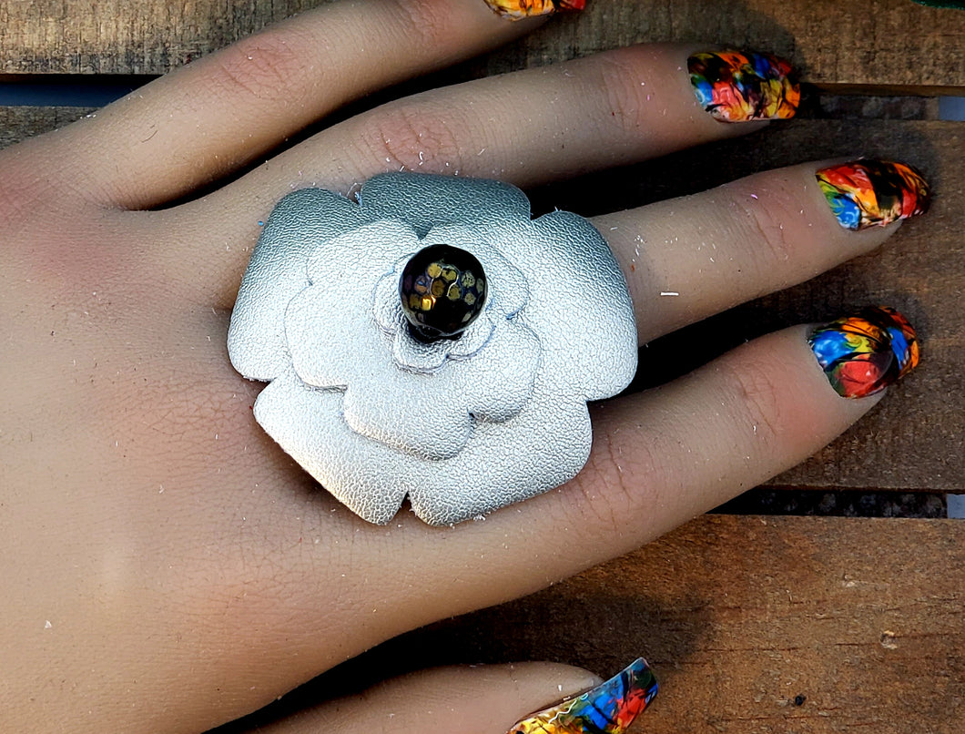 Leather Flower Ring - Gold w/Precious Stone