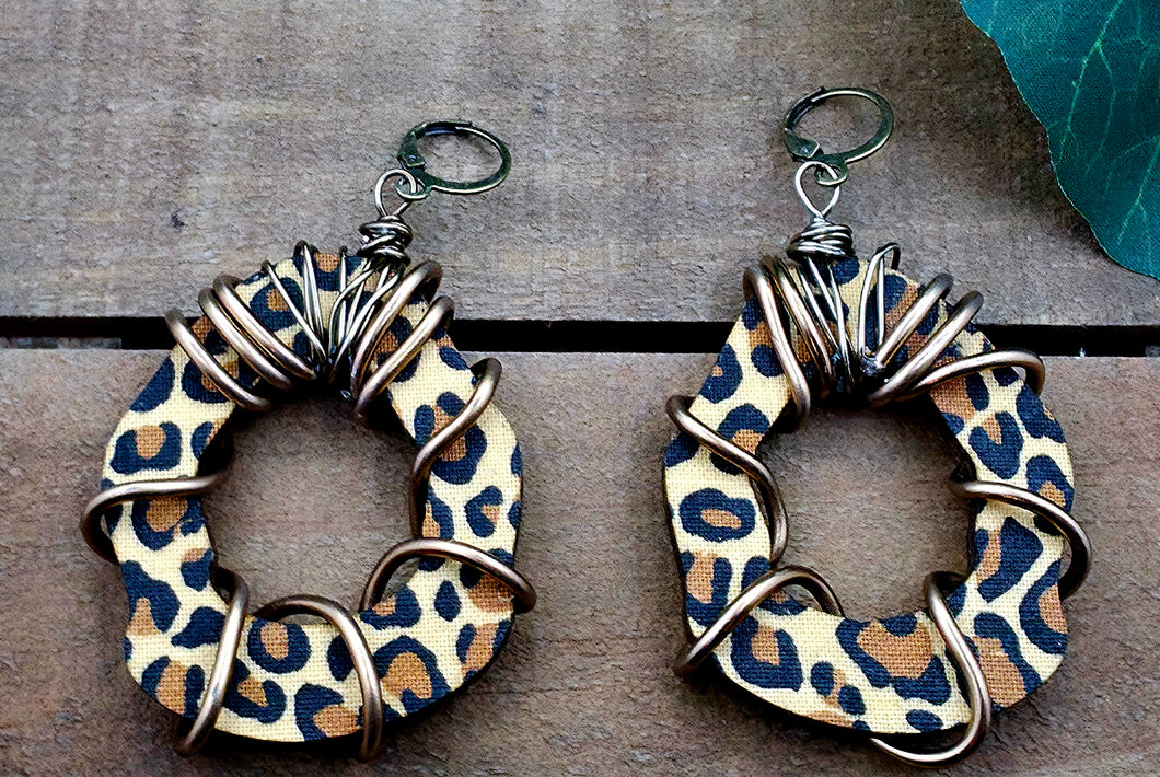 Potato Chip Hoop Dangles - Leopard - Small v2
