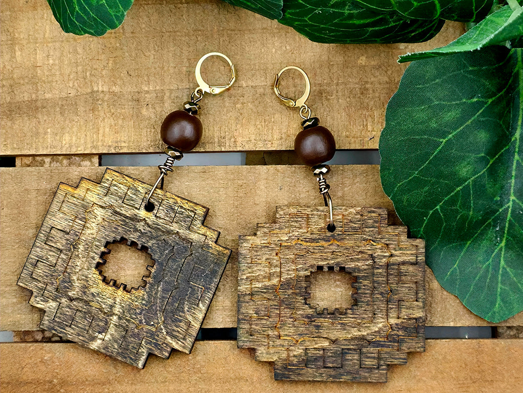 The Etched Design Box Earrings - WOOD