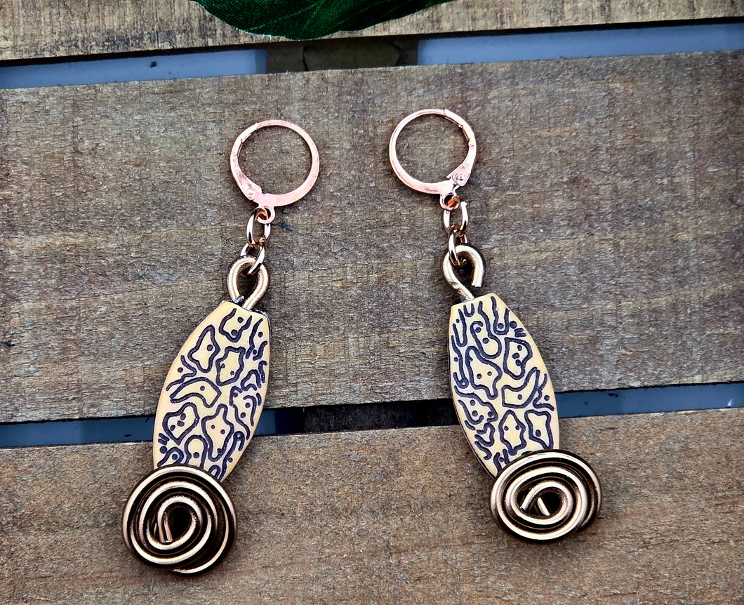 Grounded Sprial Dangles - Beige