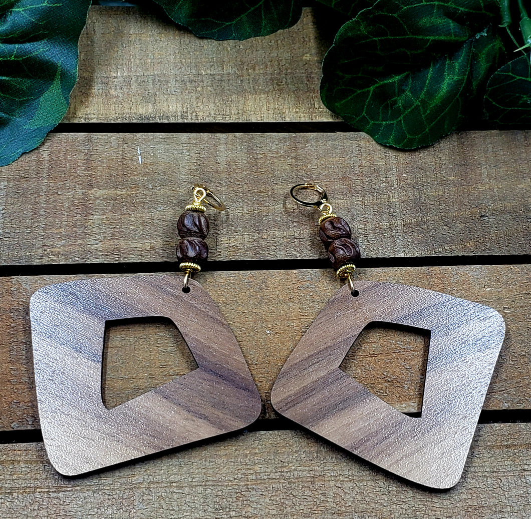 Triangled Right Hoop Earrings (Wood)